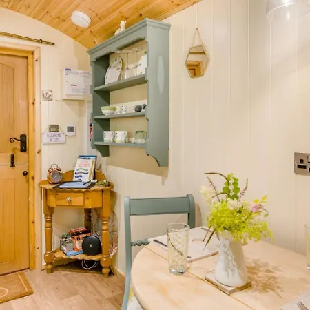 1 Bed In Oc-t29760